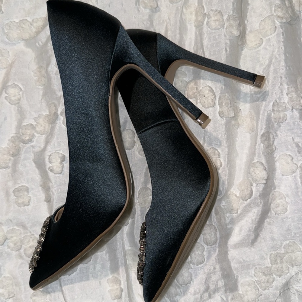 Express Heels - Picture 7 of 9